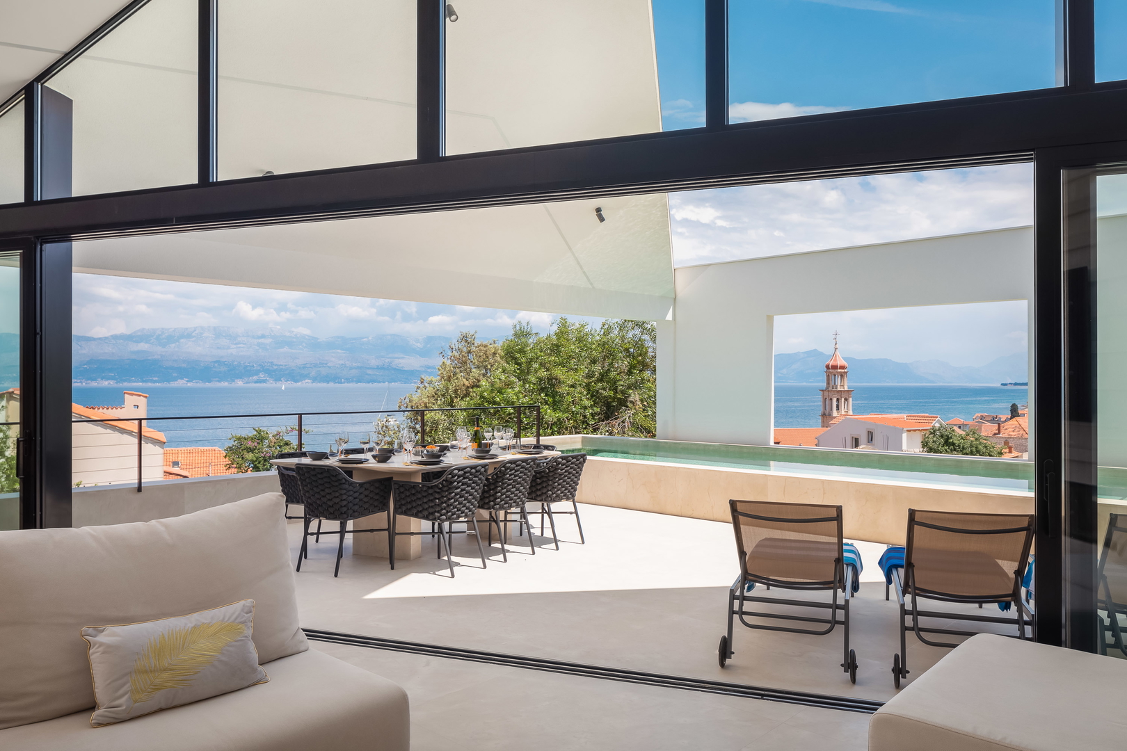 Why Hiring a Real Estate Agency Is a Smart Move: Benefits of Working with Croatia Property Service