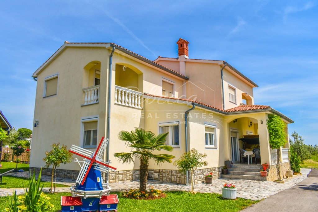 Doppelhaus, 600 m², Pula (Pola)