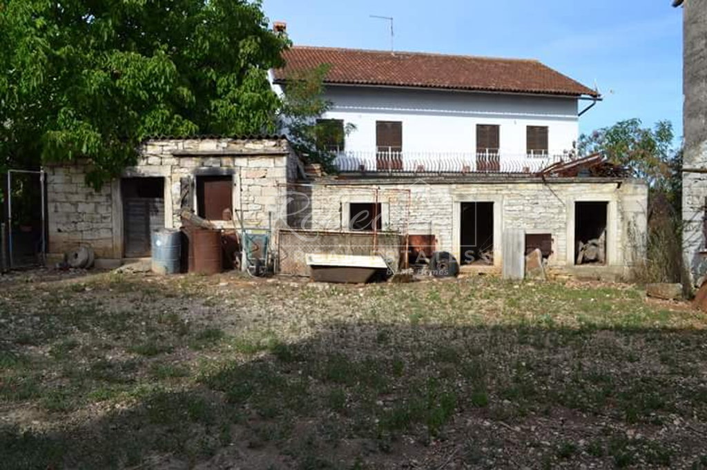 Indipendente, 850 m², Buje (Buie)