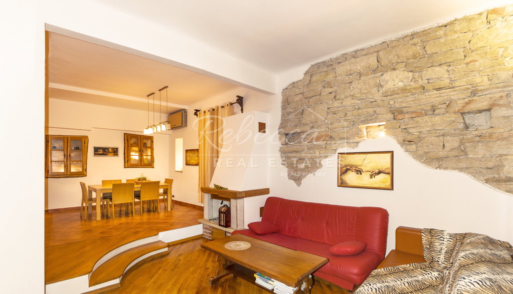 2,5 vani, 80 m², Pula (Pola)