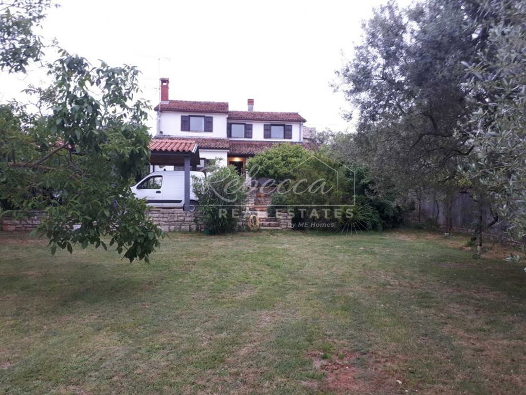 Kuća s okućnicom od 1400m2