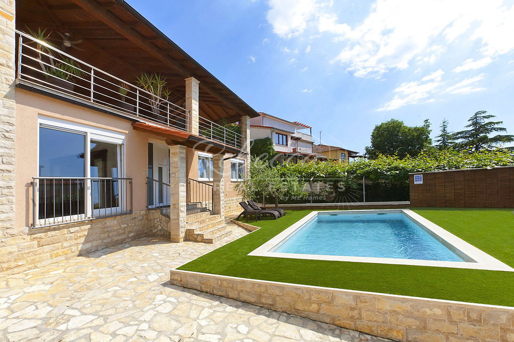 Dvostanovanjska, 400 m², Pula (Pola)