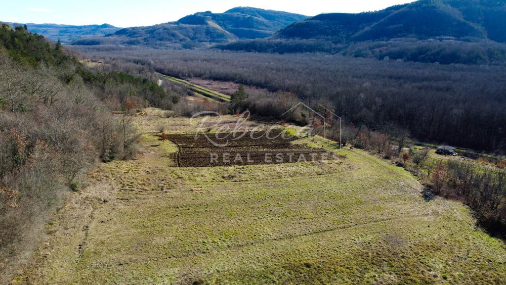 Baugrundstück mit Blick auf Motovun