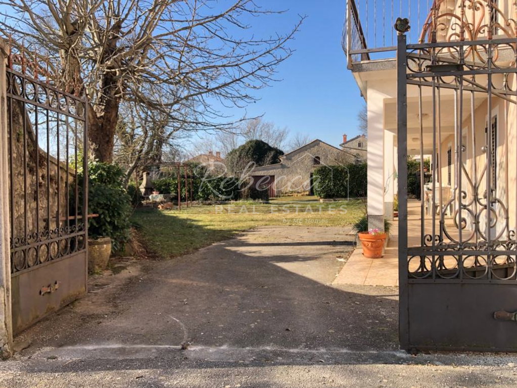 Estate with several buildings, 400 m2, building plot, Štokovci