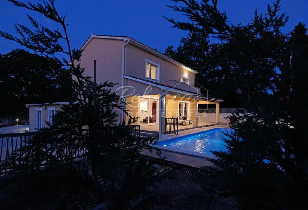 Villa indipendente con piscina, dintorni di Svetvinčent
