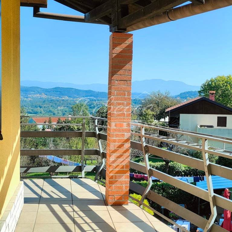 Terraced, 341 m², Pazin