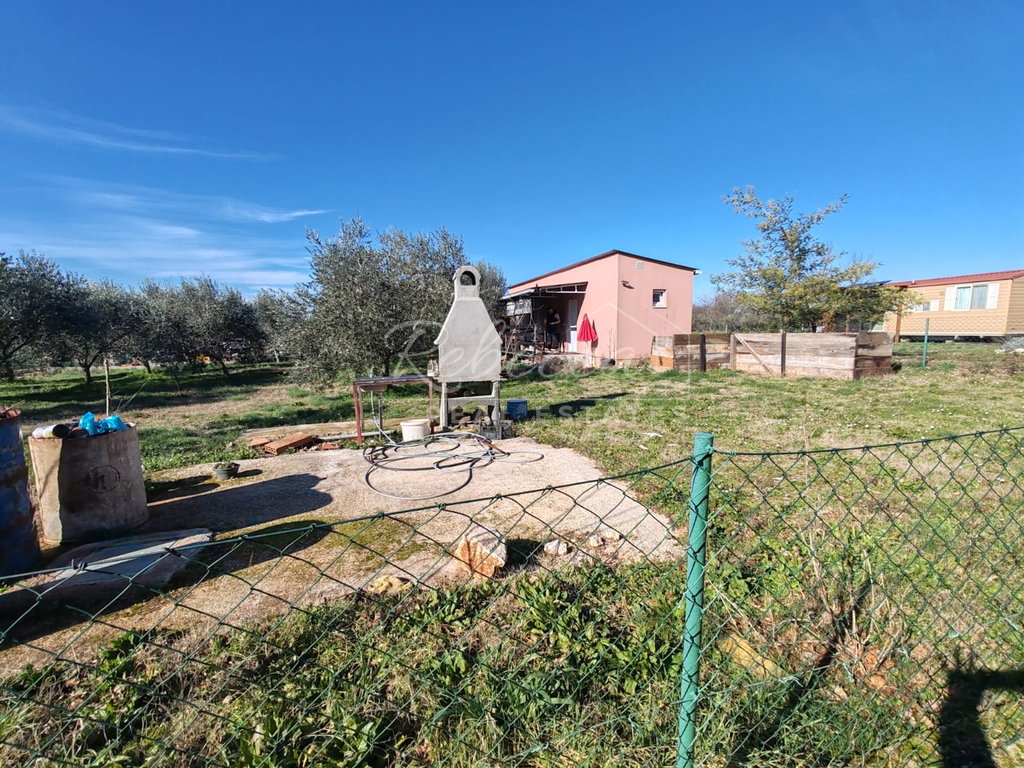 Poľnohospodárska plocha, 1.000 m², Ližnjan (Lisignano)