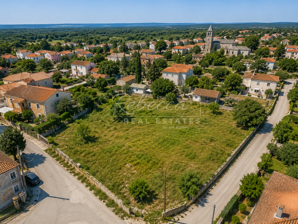 Građevinsko zemljište sa idejnim projektom, 600m2, u Krnici