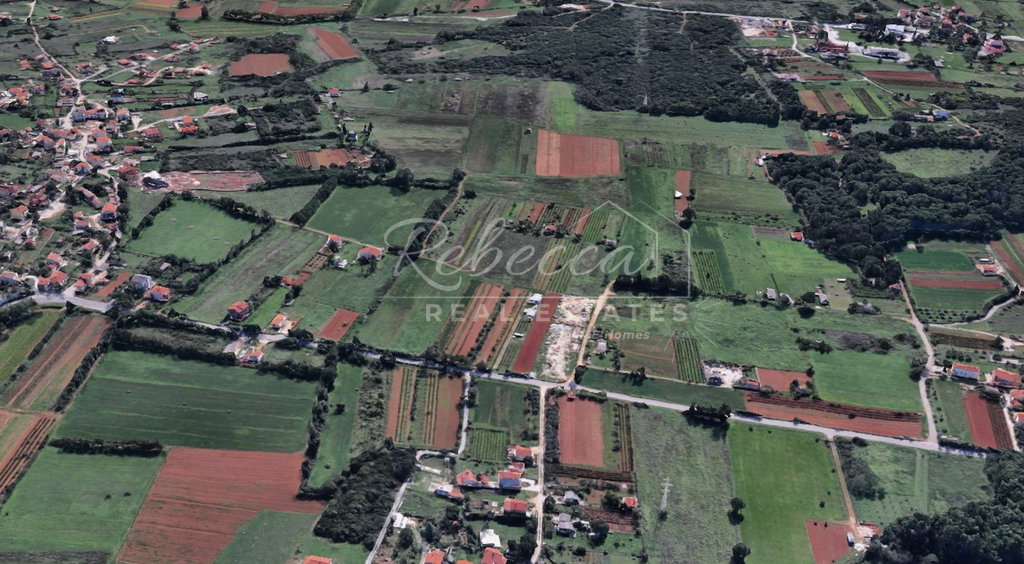 Kmetijska površina, 3.000 m²