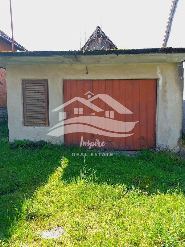 Kuća 72 m2, Vrbovsko, okućnica i garaža