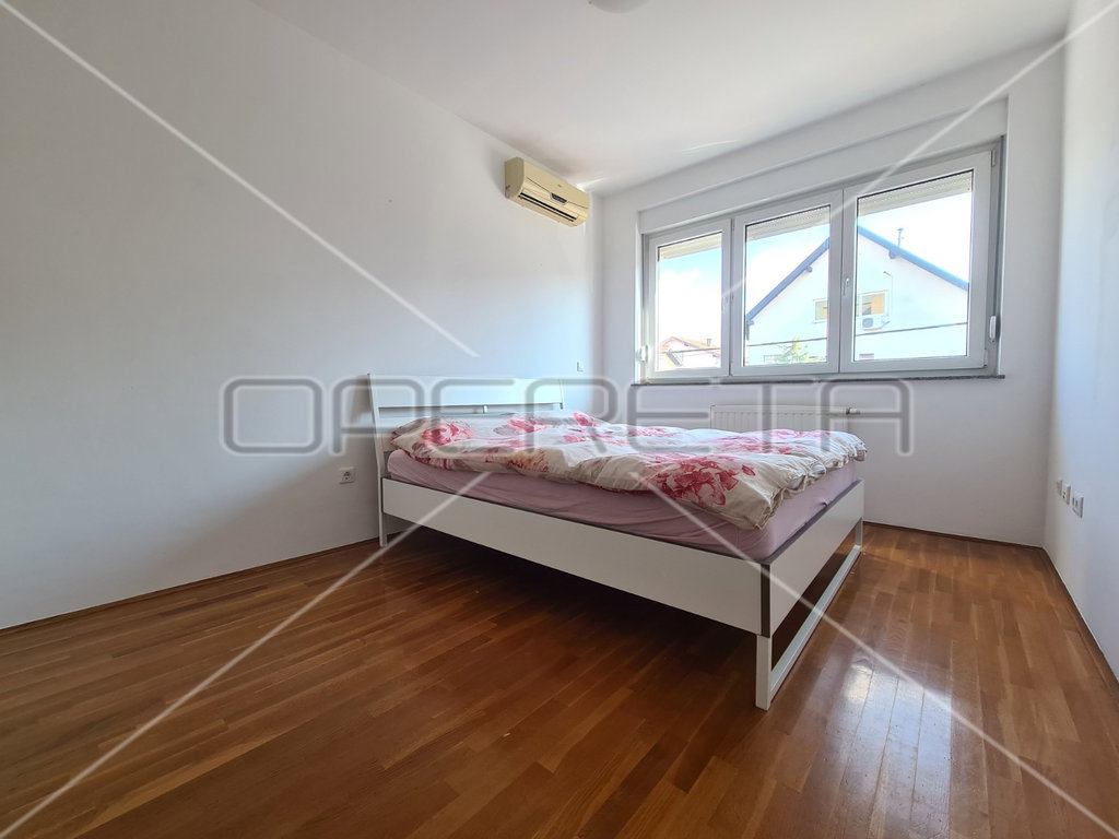 OPERETA 377026