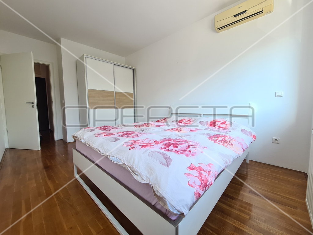 OPERETA 377027