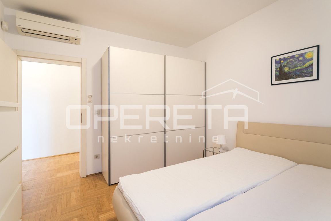 OPERETA 493853