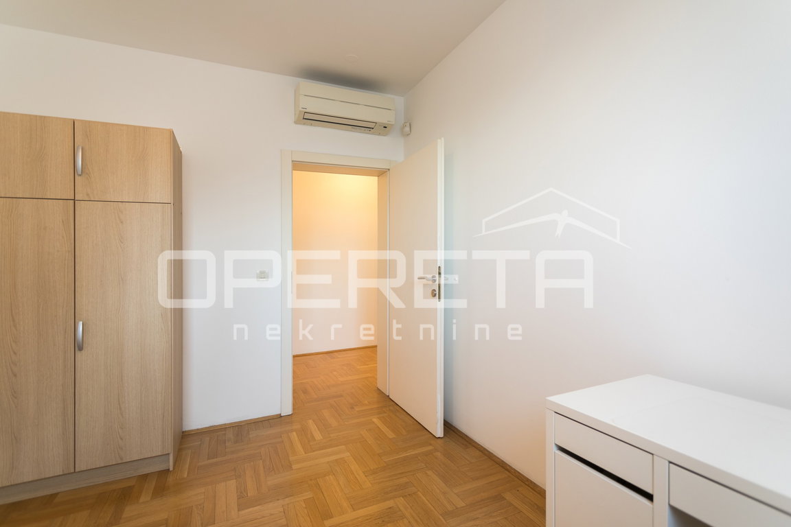 OPERETA 493854