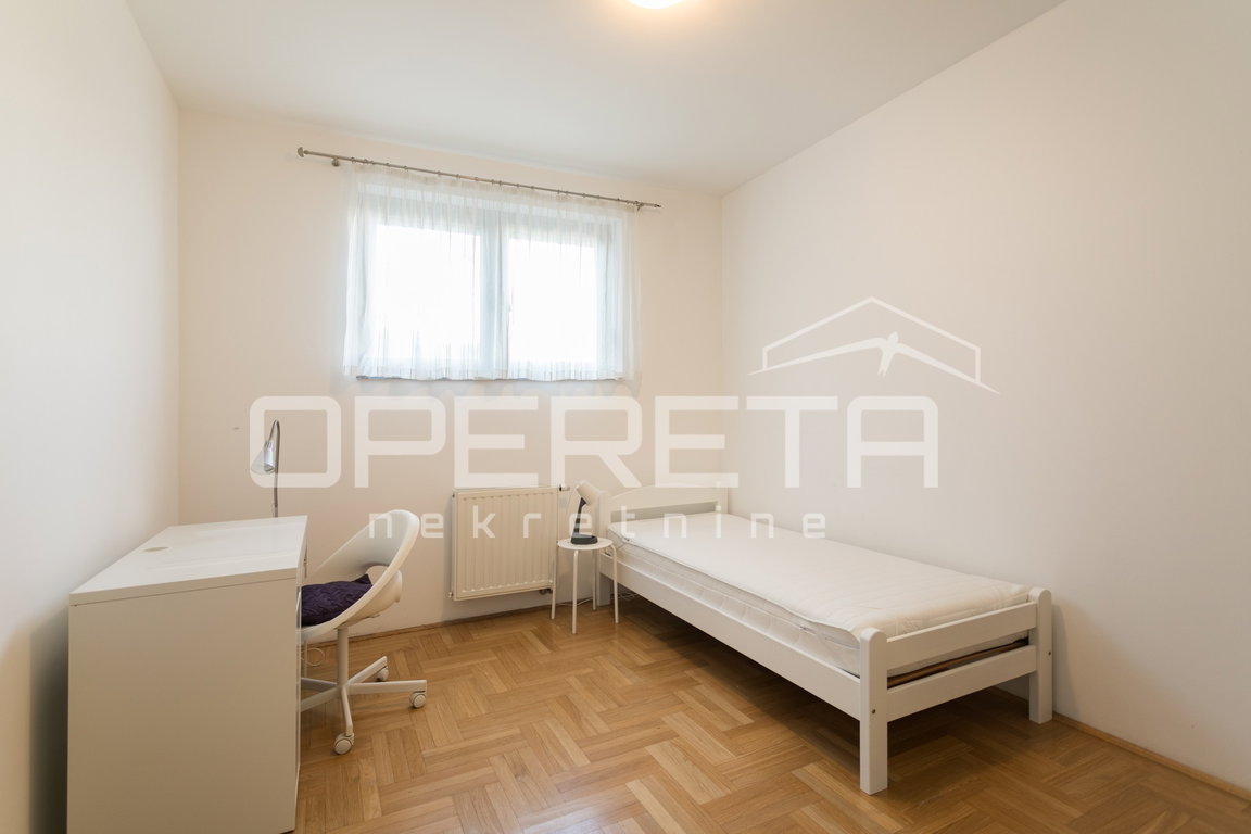 OPERETA 493855