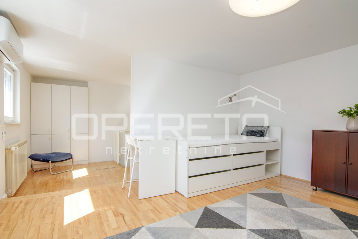 OPERETA 594328