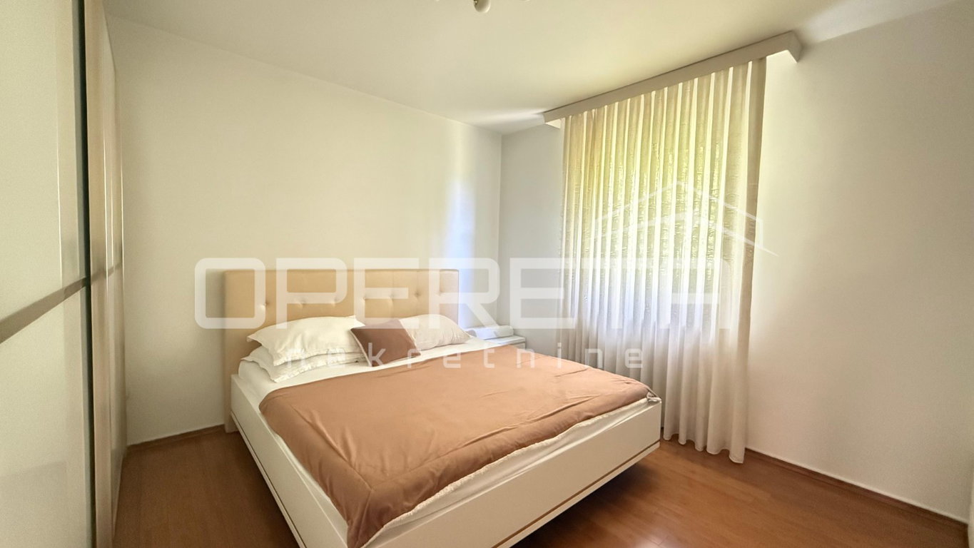 OPERETA 595712