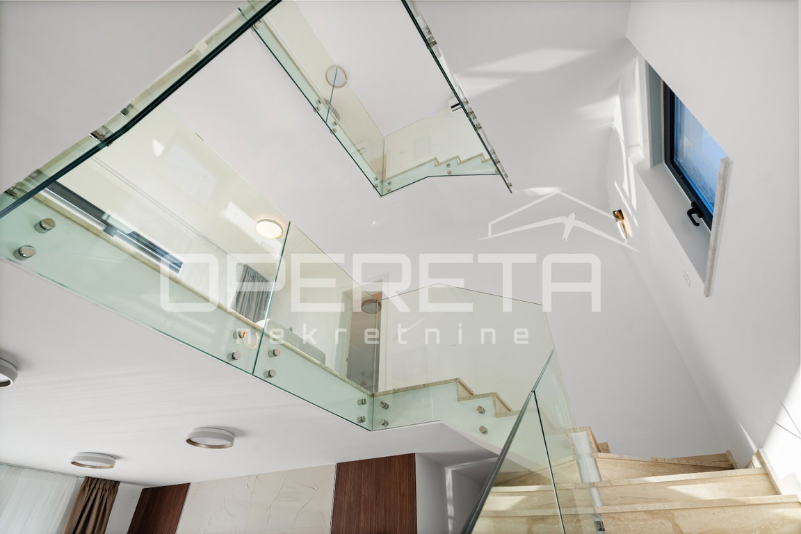 OPERETA 596153