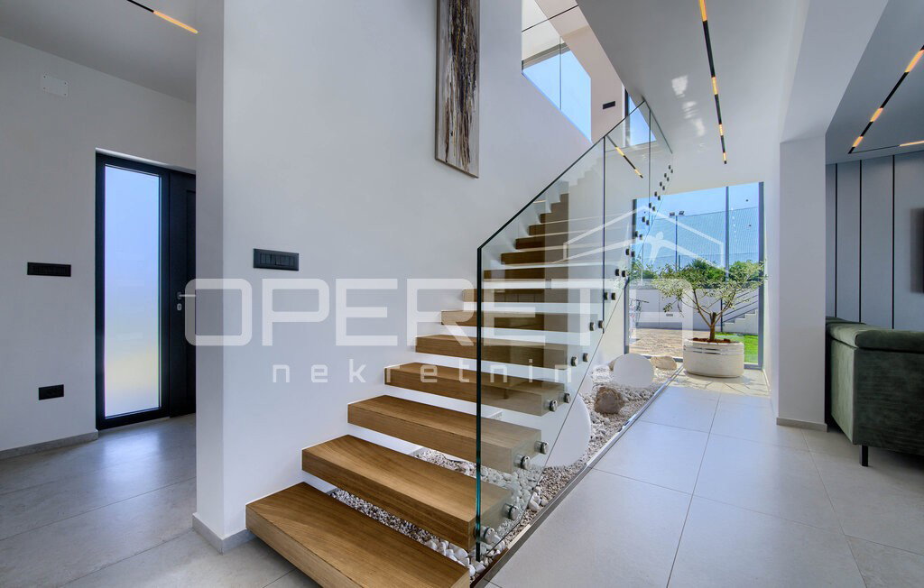 OPERETA 596917