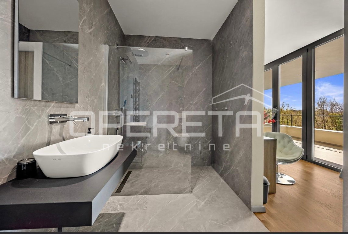 OPERETA 598180