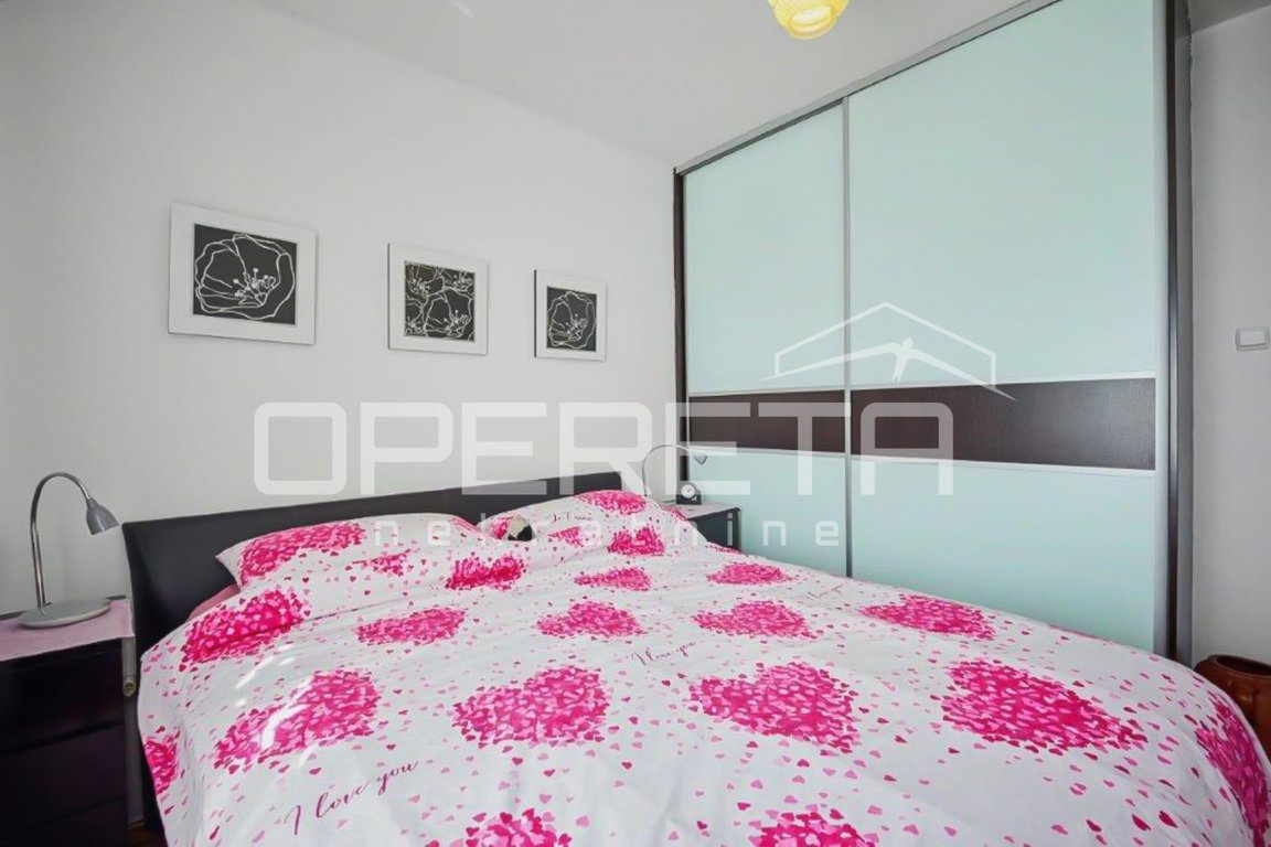 OPERETA 598520