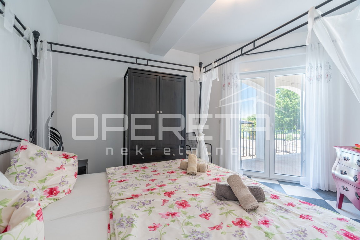 OPERETA 598798