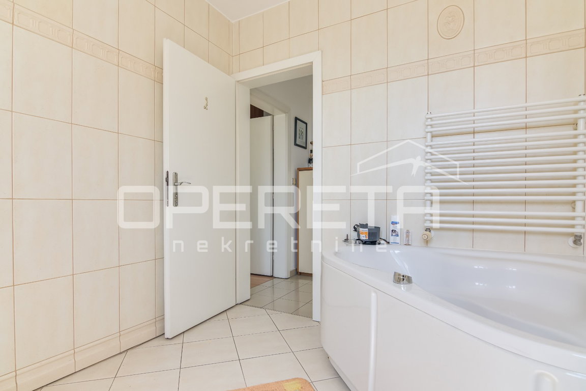 OPERETA 604946