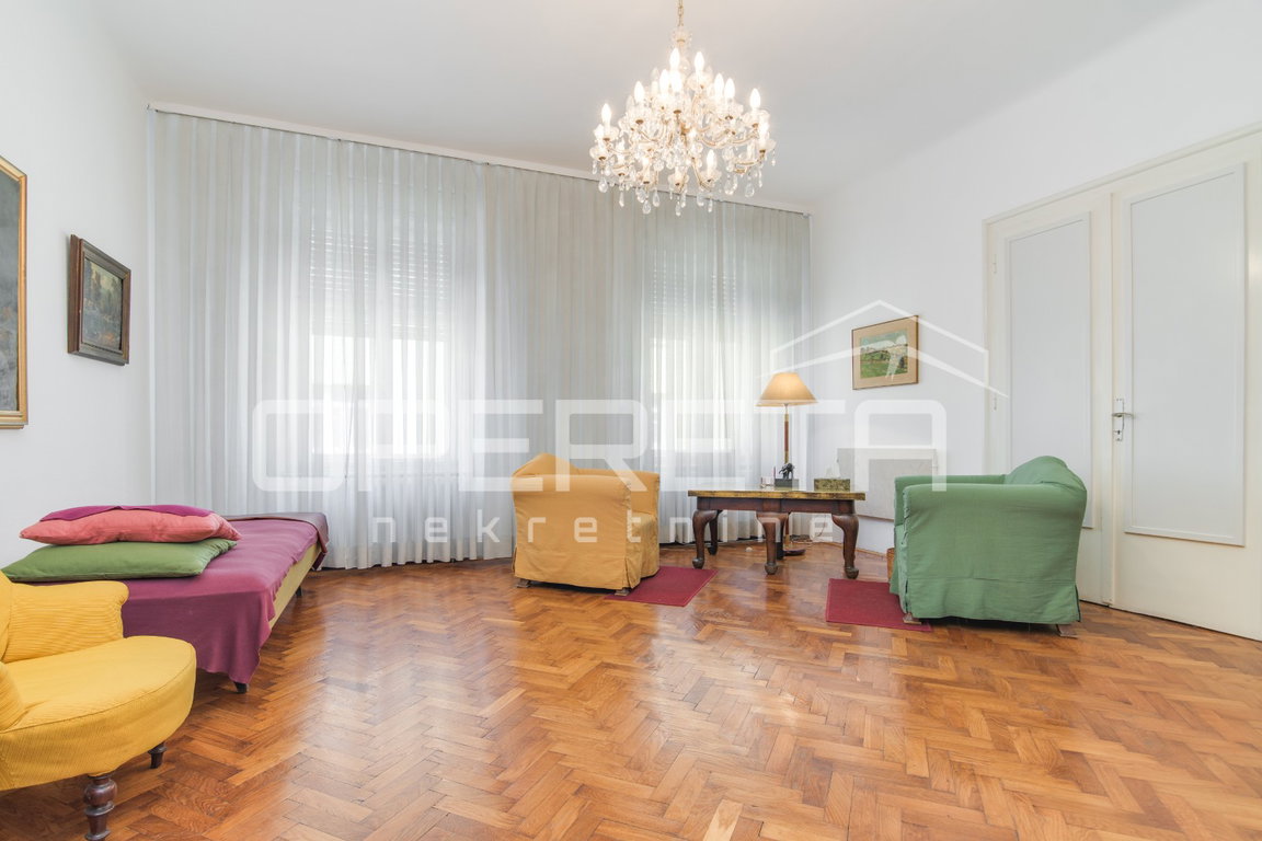 OPERETA 608475
