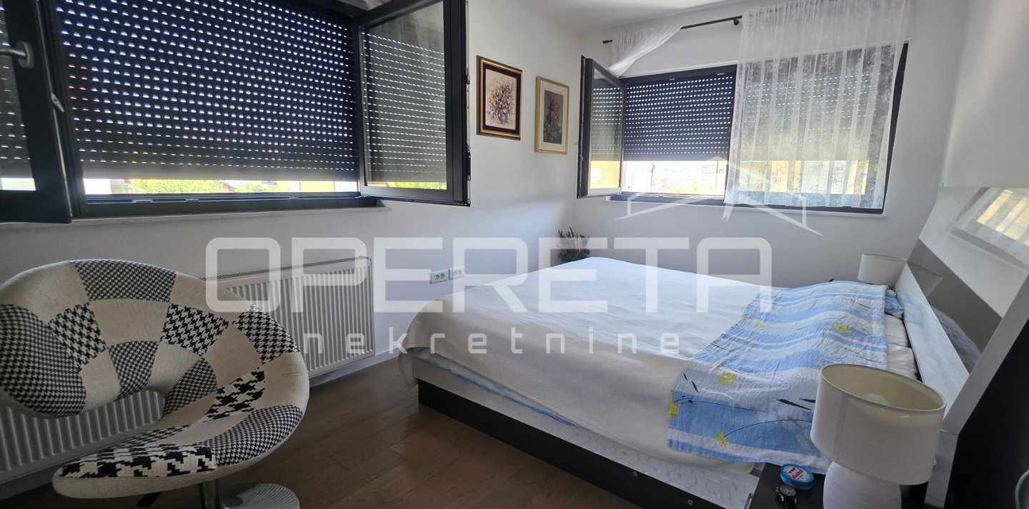 OPERETA 608547