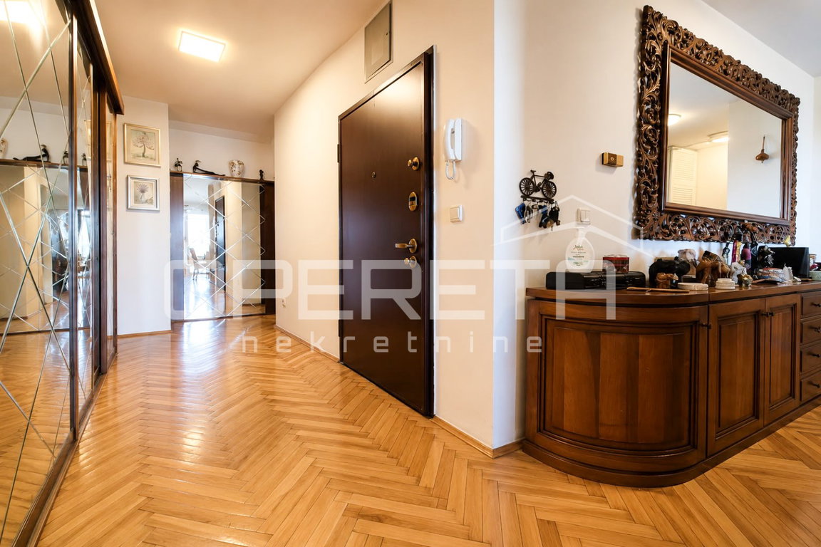 OPERETA 608618
