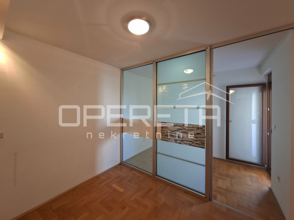 OPERETA 619639