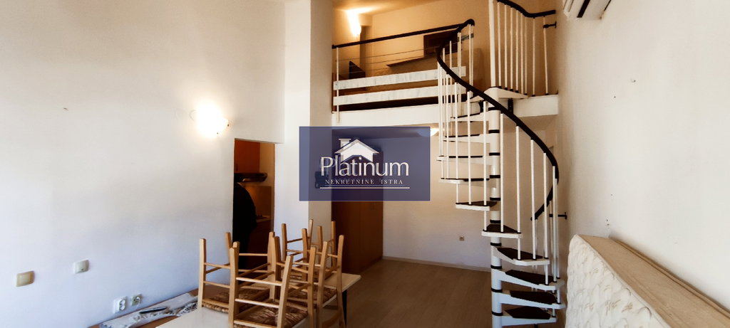 POREČ, OKOLICA, 41m2  2 KAT, 150M OD MORA