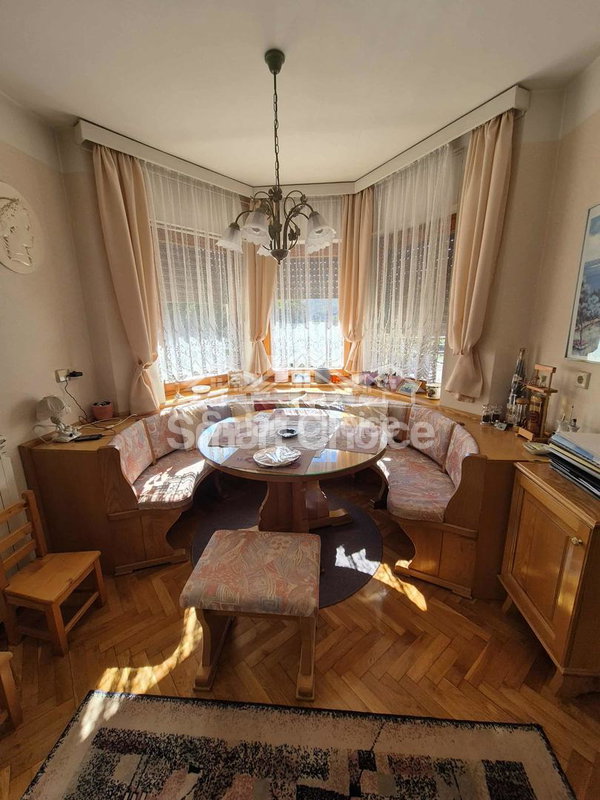 grobnik-kuca-slika-260885427
