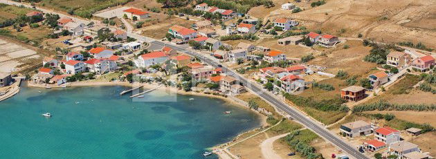 Dinjiška (Pag); zemljište s pogledom na more
