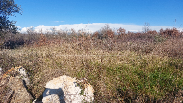 Građevinsko zemljište 4 km od Poreča