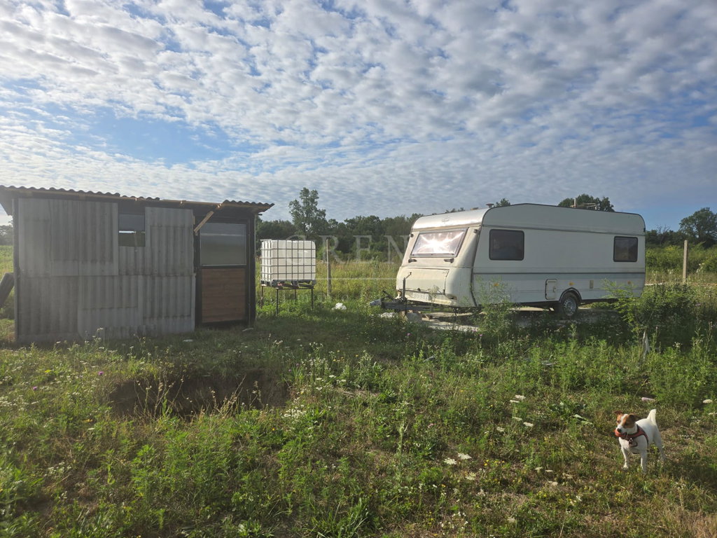 Poljoprivredno zemljište 5754 m2 - okolica V Gorice