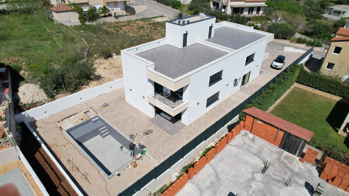 Vodice - Stan S4 s krovnom terasom, panoramski pogled na more