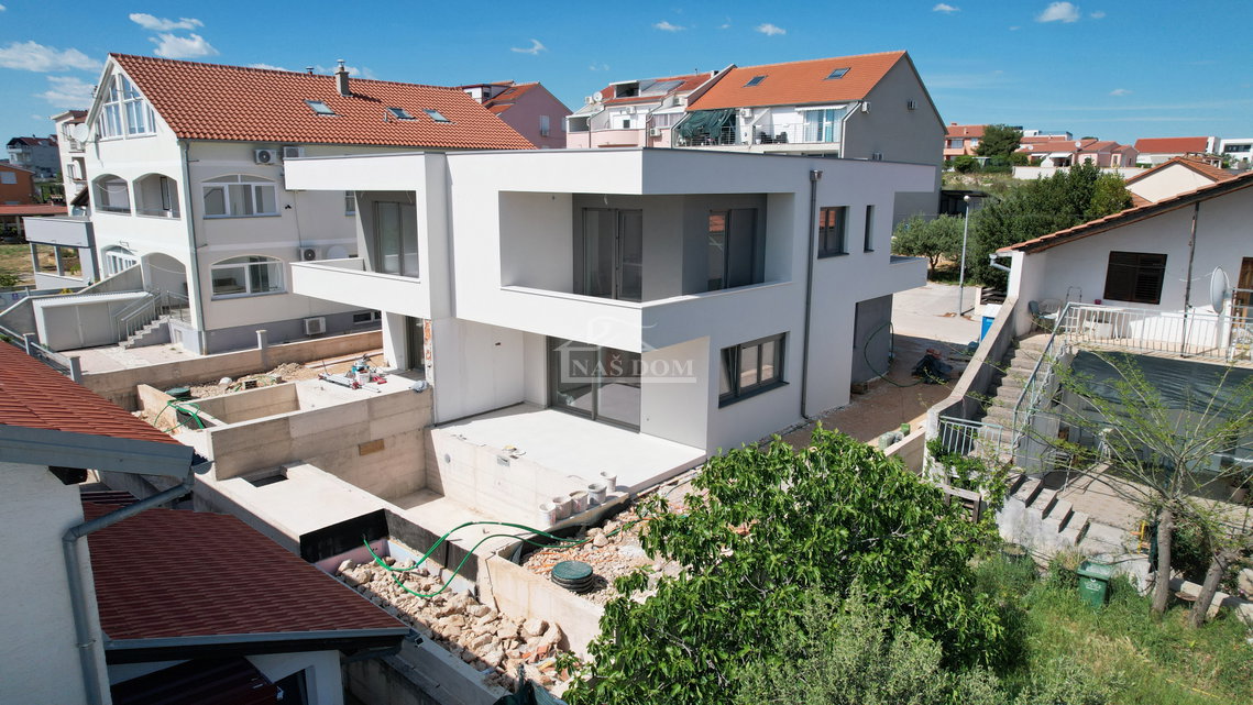 Vodice - Luksuzna dvojna kuća S1 na mirnoj lokaciji - novogradnja