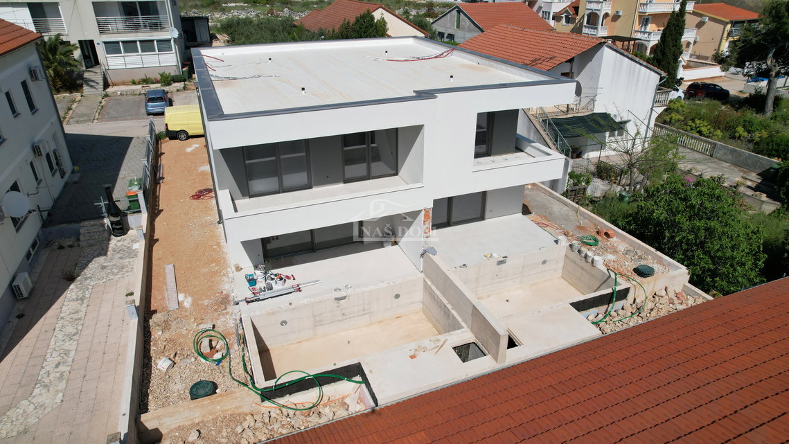 Vodice - Luksuzna dvojna kuća S1 na mirnoj lokaciji - novogradnja