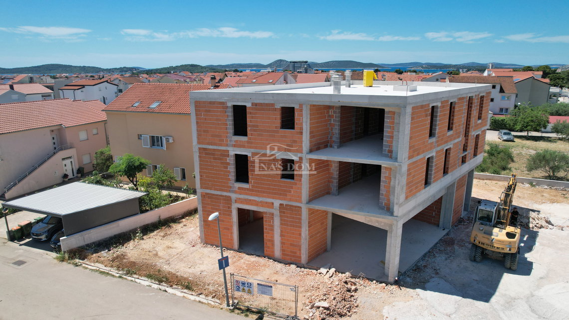 Vodice nekretnine – novogradnja stan s terasom