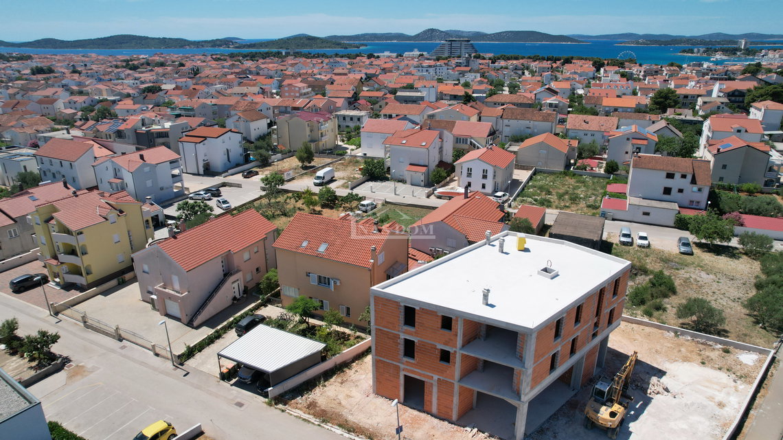 Vodice nekretnine – novogradnja stan s terasom