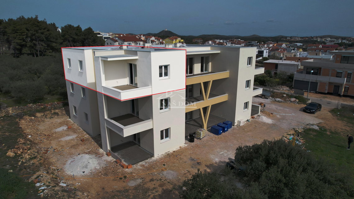 Vodice - Stan S7 na drugom katu, s pogledom na more