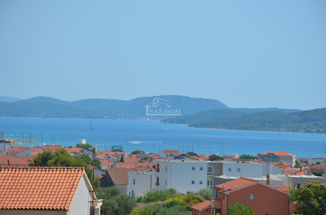nekretnine vodice, stan s7 s pogledom na more i grad