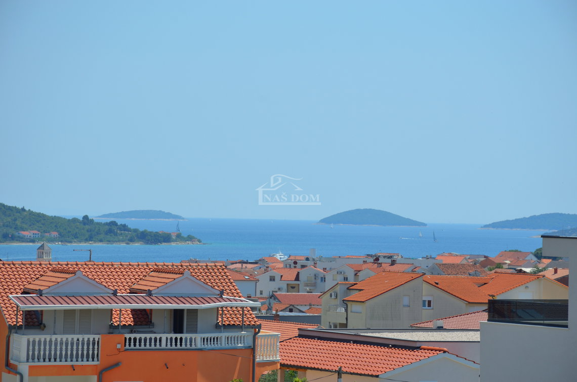 nekretnine vodice, stan s7 s pogledom na more i grad