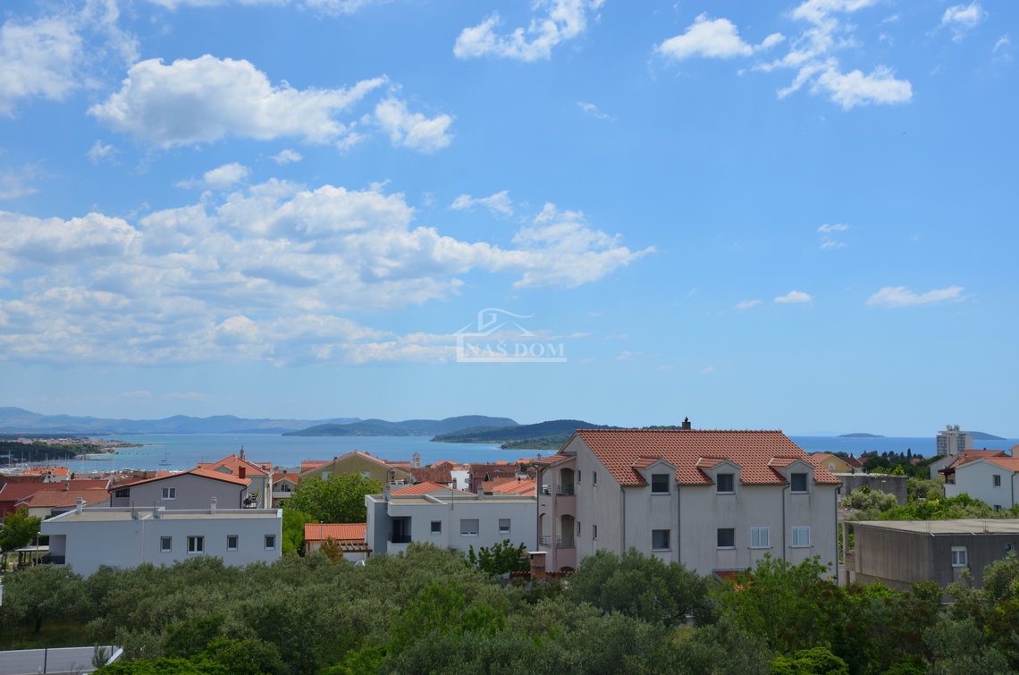 Vodice - Stan S7 na drugom katu, s pogledom na more