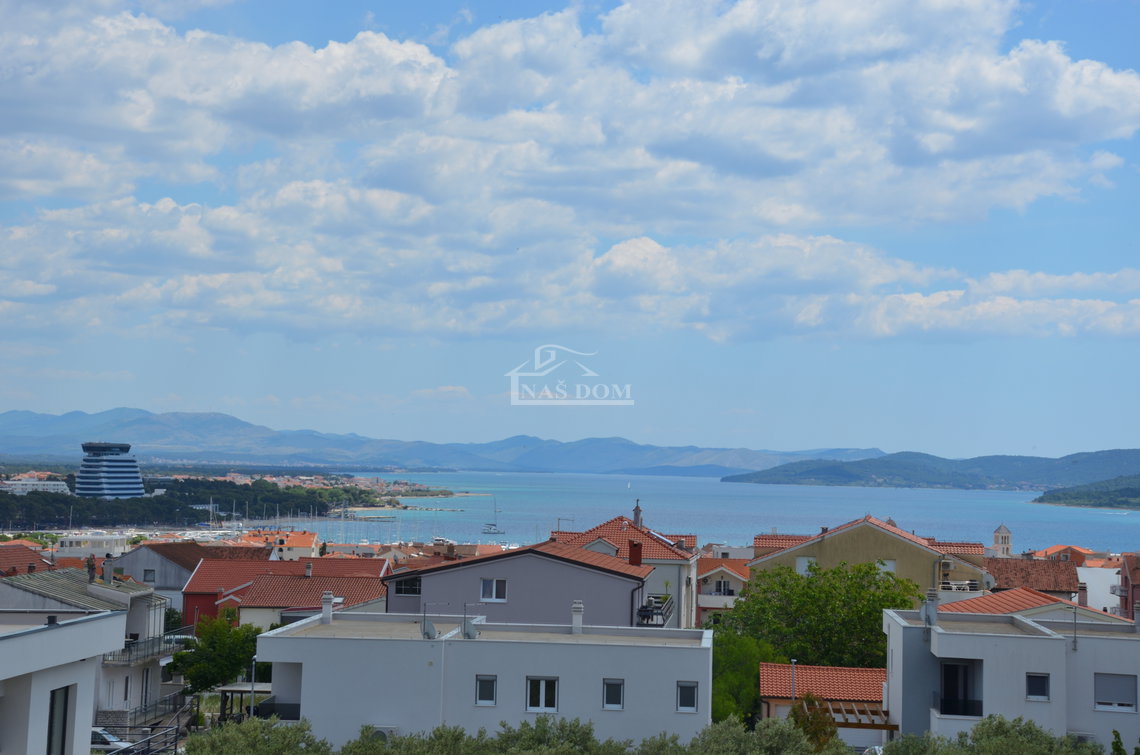 Vodice - Stan S7 na drugom katu, s pogledom na more