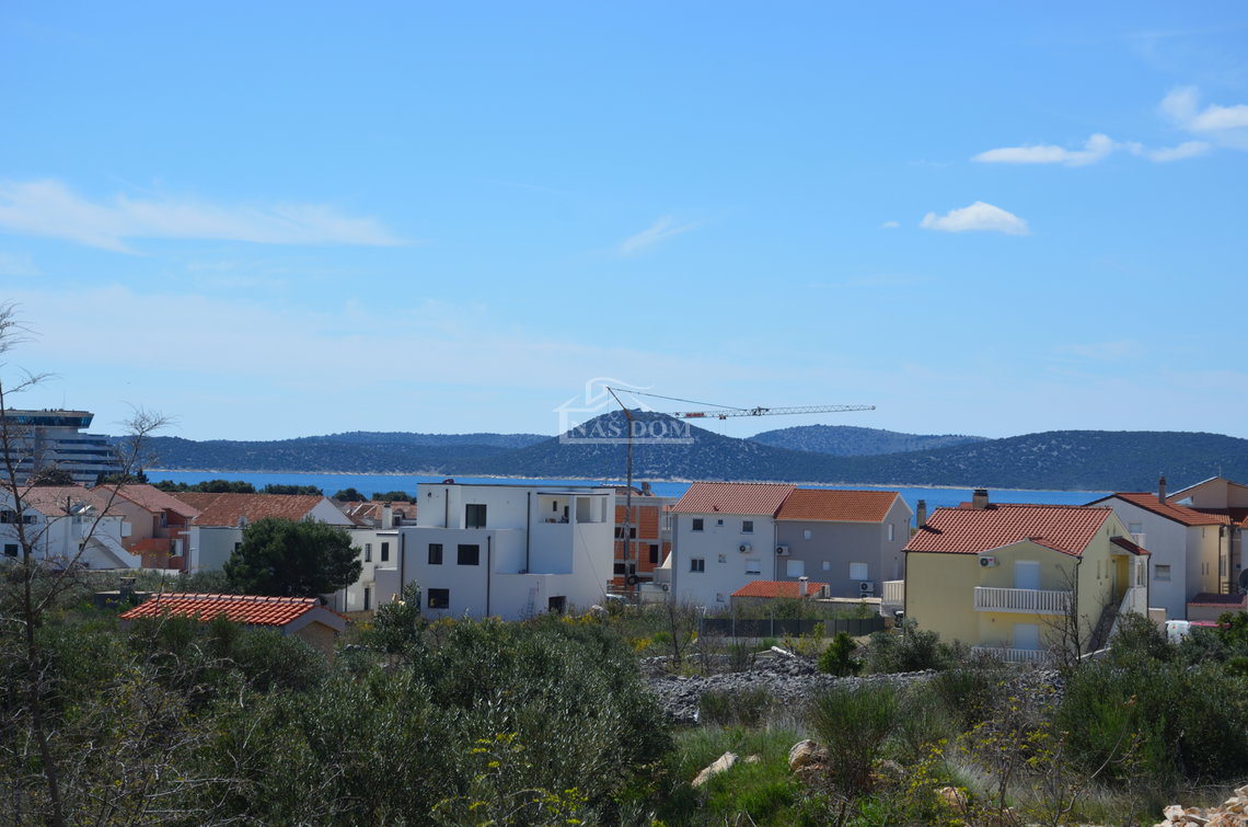 stan S1 Vodice novogradnja prizemlje s vrtom pogled more