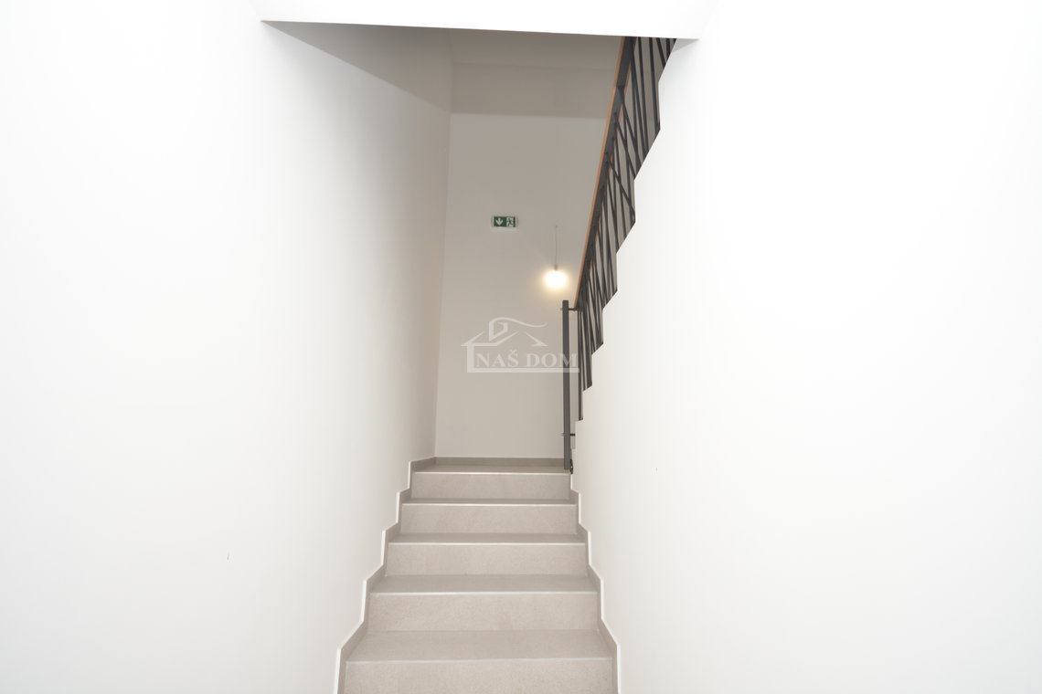 Vodice - Penthouse s krovnom terasom, 450m od plaže