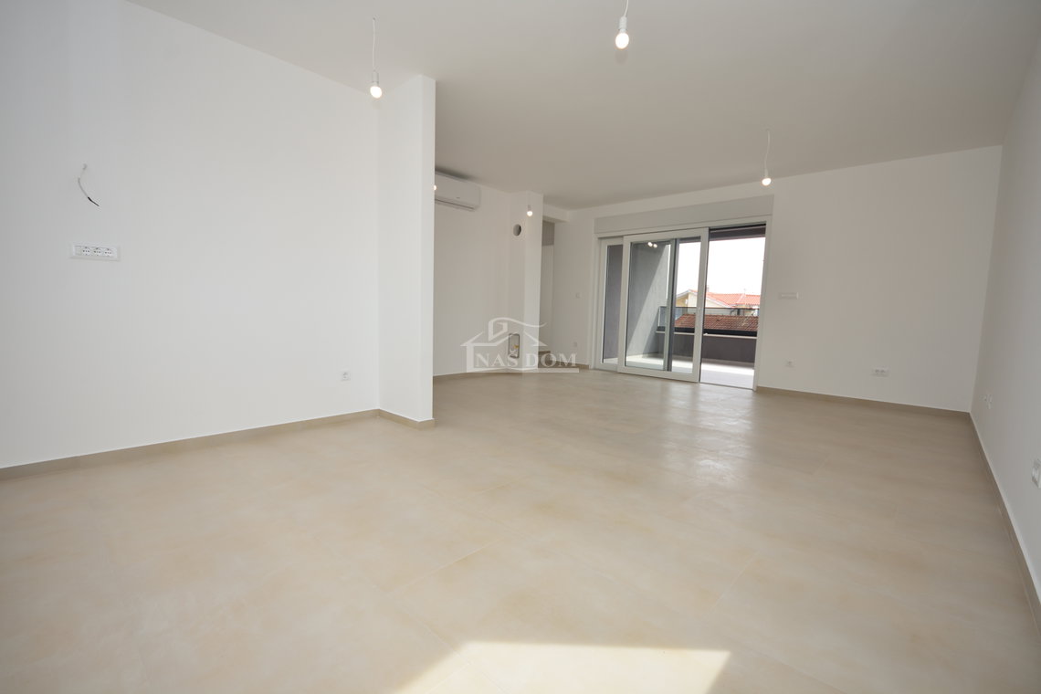 Vodice - Penthouse s krovnom terasom, 450m od plaže