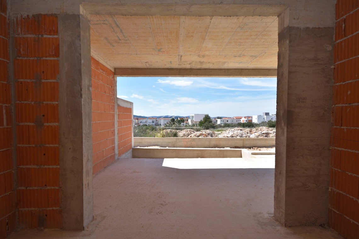 stan S1 Vodice novogradnja prizemlje s vrtom pogled more